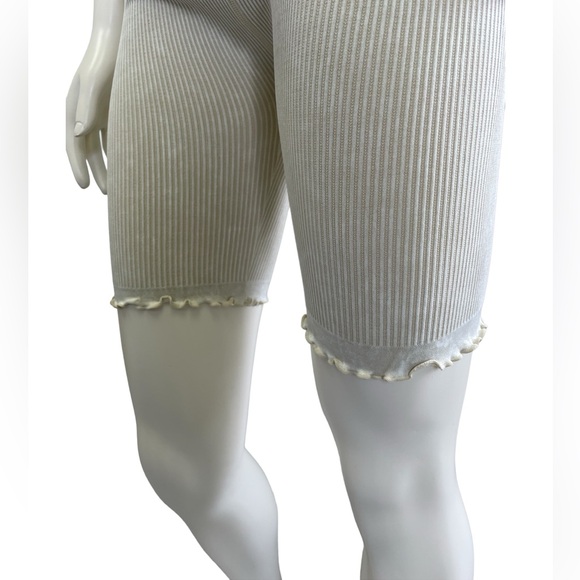 NWT • Ruffle Set - Seamless Bra and Short - Picture 5 of 16